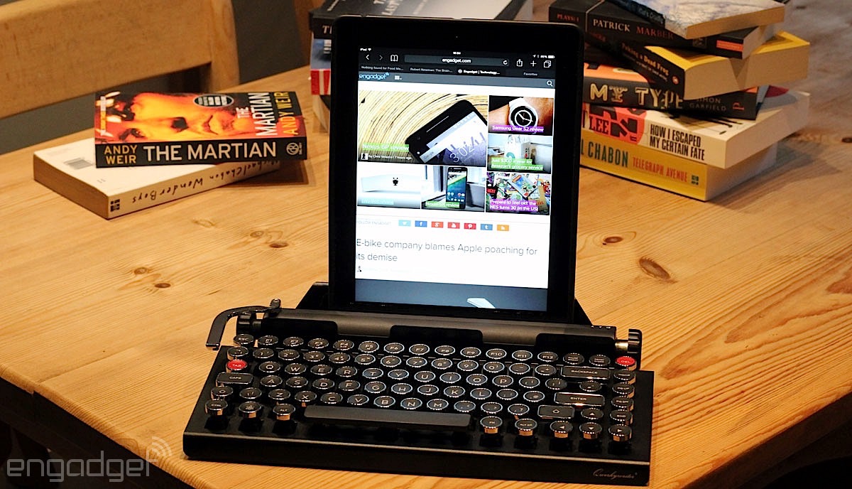 کیبورد Qwerkywriter طرح قدیمی iPad 2