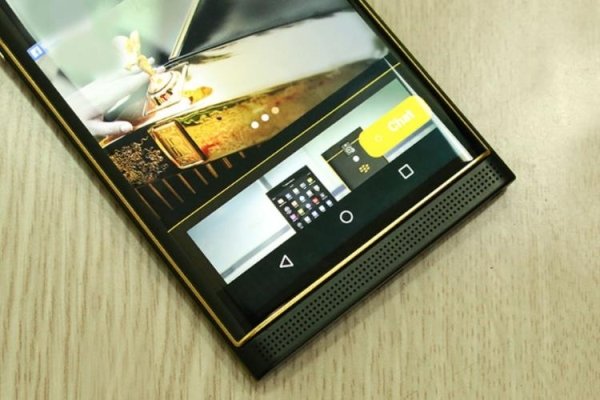 موبایلی با روکش طلای ۲۴ عیار2