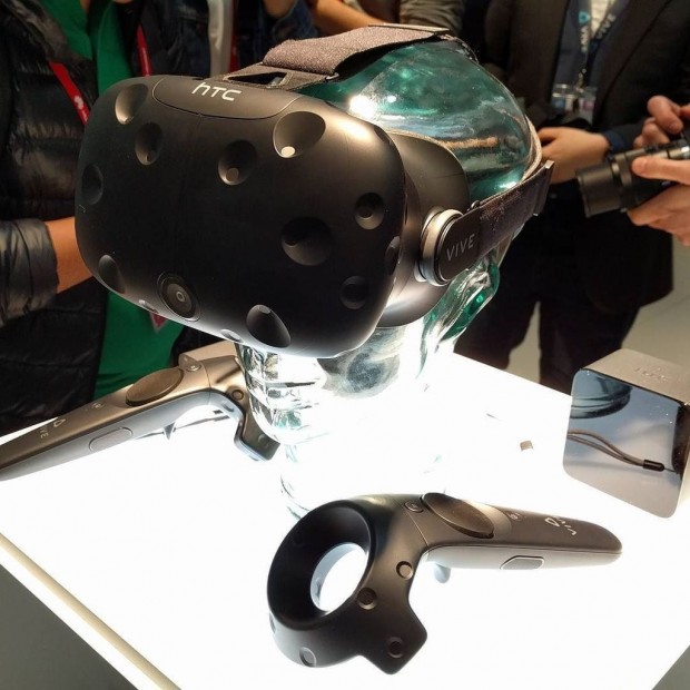 arze headset vagheiyat majaziye  HTC Vive VR
