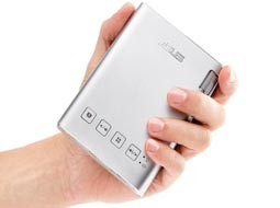 کوچکترین ویدئو پروژکتور جیبی