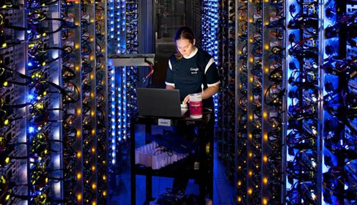 مدیریت کدهای برنامه نویسی در گوگل