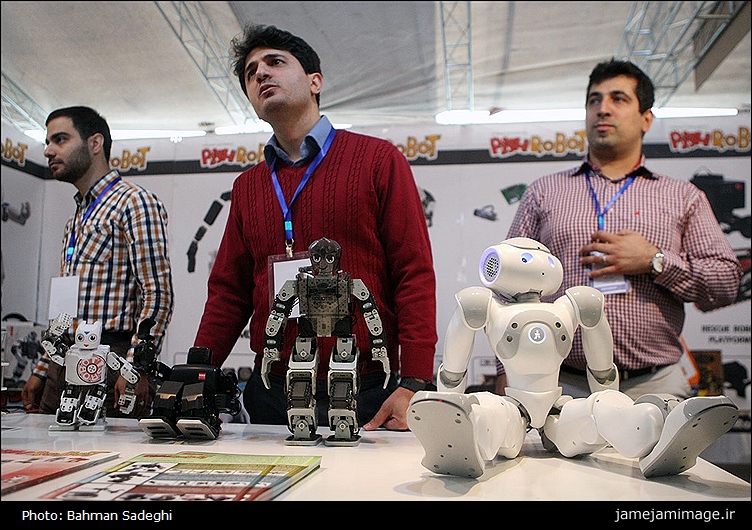 نمایشگاه رباتیک و مکاترونیک دانشگاه تهران2