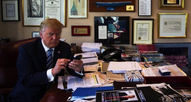 ترامپ و موبایل اندروئیدش